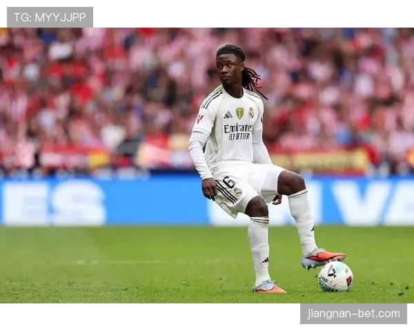 卡马文加的战术角色与主力定位为何存在适配落差？