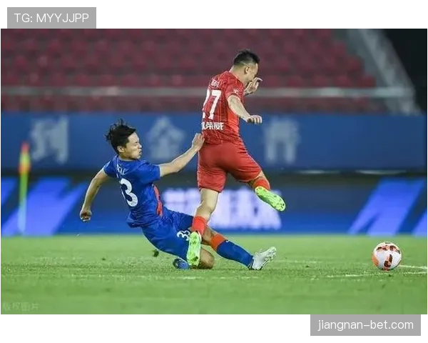 申花强强对话总被动，表面拼劲十足，战术调整需求逐步显现
